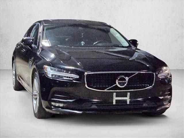 2017 Volvo S90 Momentum