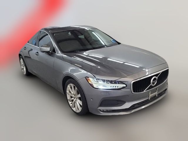 2017 Volvo S90 Momentum