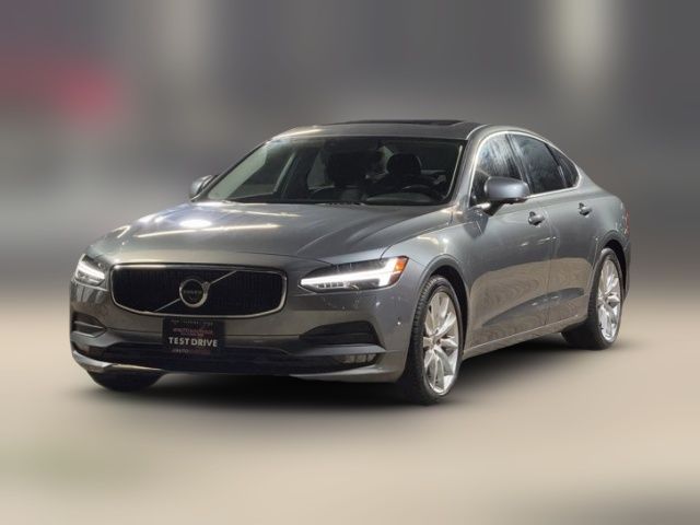 2017 Volvo S90 Momentum