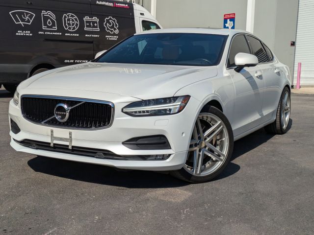 2017 Volvo S90 Momentum