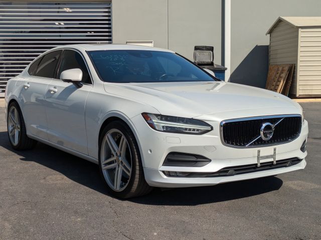 2017 Volvo S90 Momentum