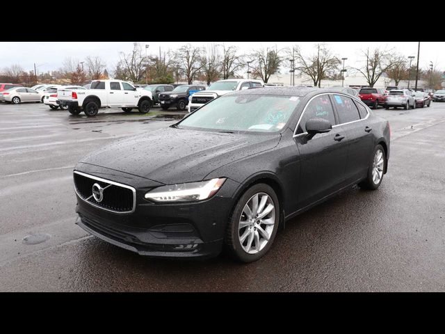 2017 Volvo S90 Momentum