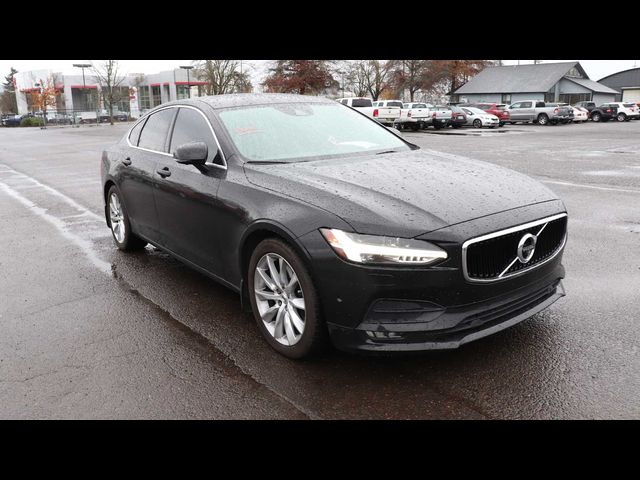 2017 Volvo S90 Momentum