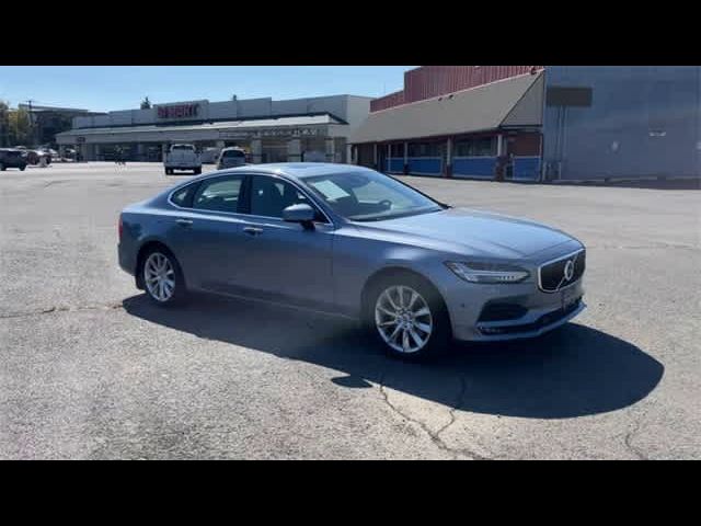 2017 Volvo S90 Momentum