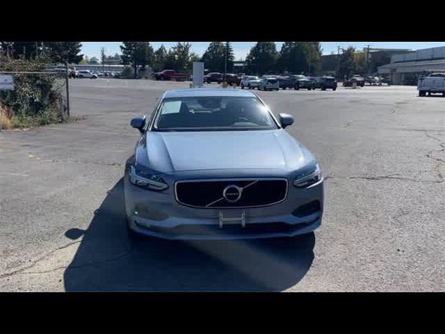 2017 Volvo S90 Momentum