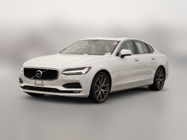 2017 Volvo S90 Momentum