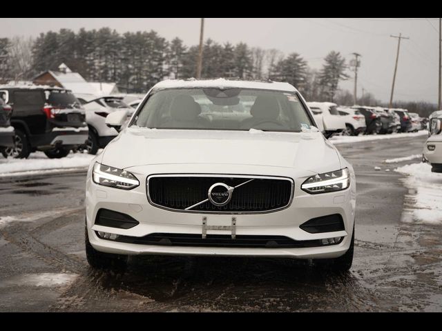 2017 Volvo S90 Momentum