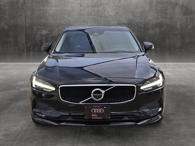 2017 Volvo S90 Momentum