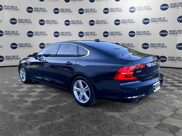 2017 Volvo S90 Momentum