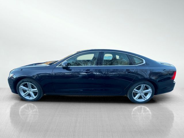 2017 Volvo S90 Momentum