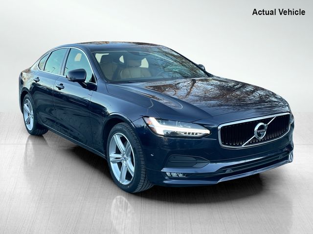 2017 Volvo S90 Momentum