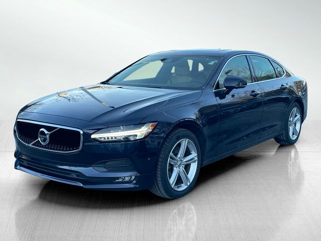 2017 Volvo S90 Momentum