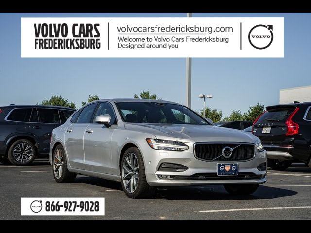 2017 Volvo S90 Momentum