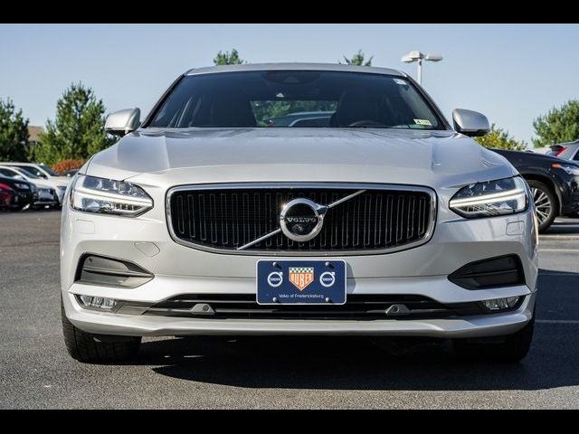 2017 Volvo S90 Momentum