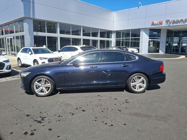 2017 Volvo S90 Momentum