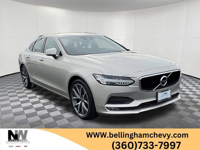 2017 Volvo S90 Momentum