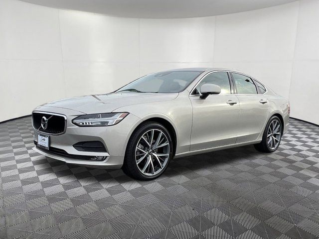 2017 Volvo S90 Momentum