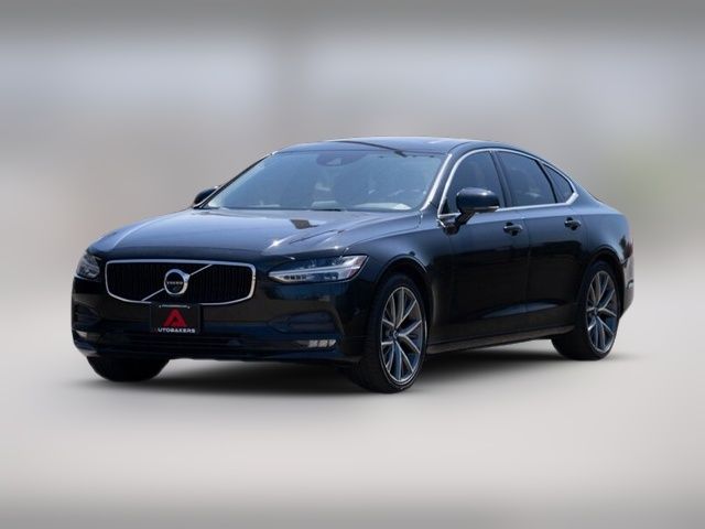 2017 Volvo S90 Momentum