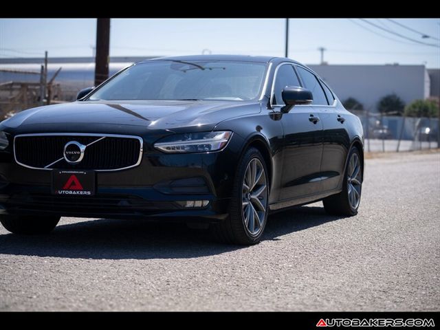 2017 Volvo S90 Momentum