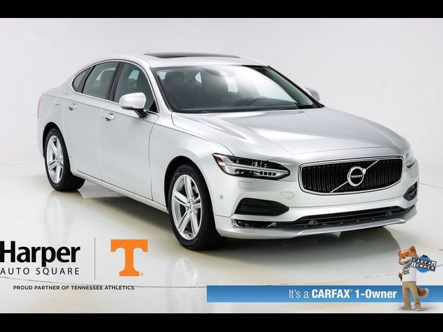 2017 Volvo S90 Momentum