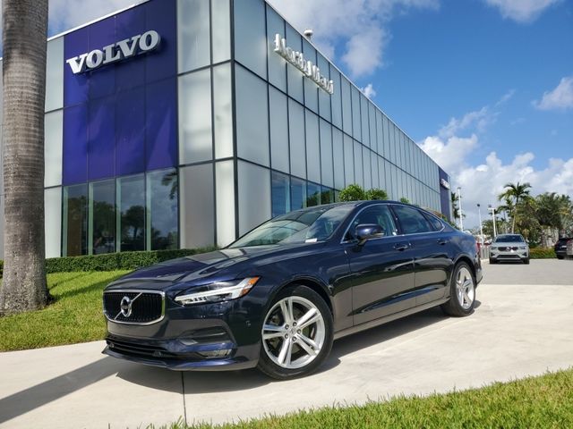 2017 Volvo S90 Momentum