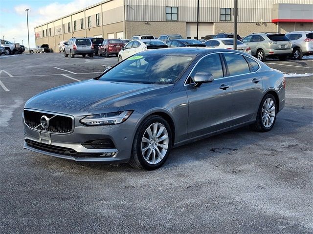 2017 Volvo S90 Momentum