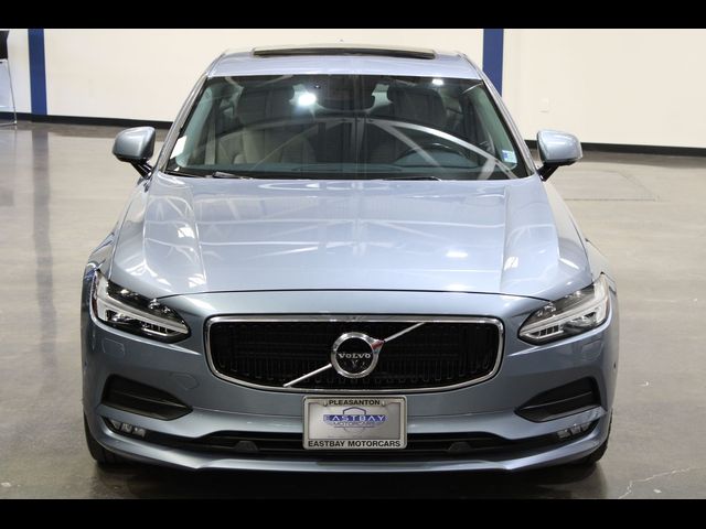 2017 Volvo S90 Momentum