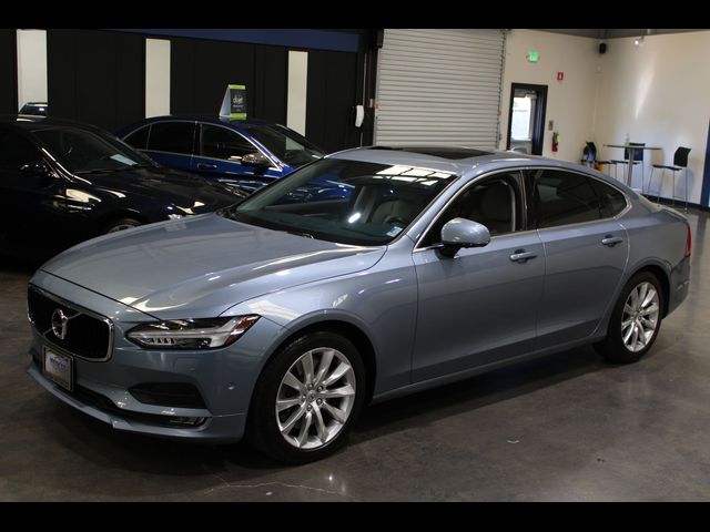2017 Volvo S90 Momentum
