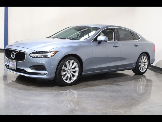 2017 Volvo S90 Momentum