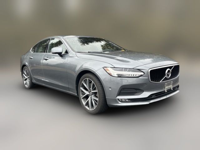 2017 Volvo S90 Momentum