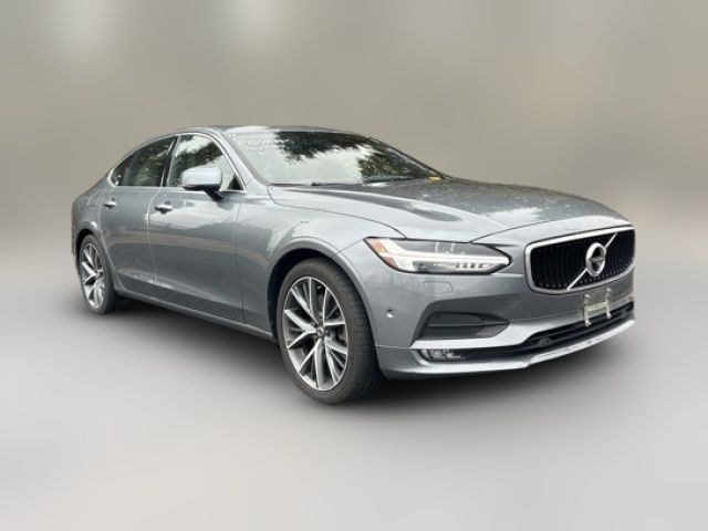 2017 Volvo S90 Momentum