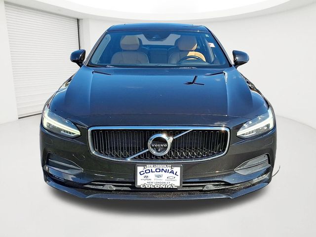 2017 Volvo S90 Momentum