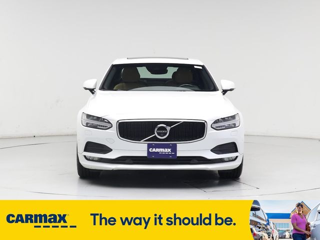 2017 Volvo S90 Momentum