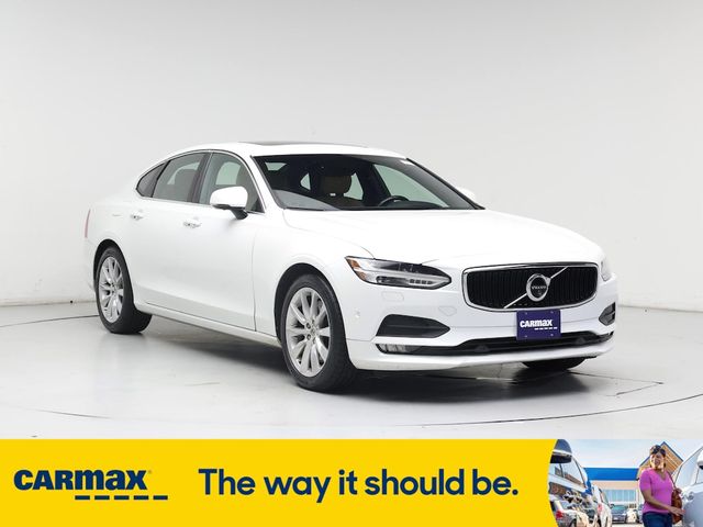 2017 Volvo S90 Momentum