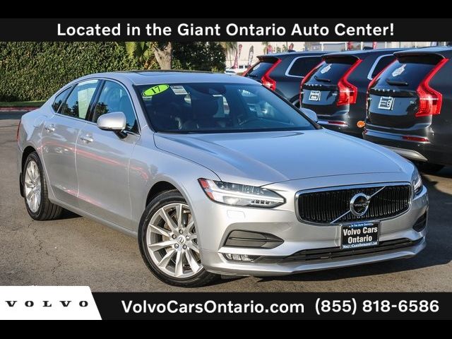 2017 Volvo S90 Momentum