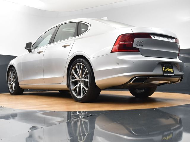 2017 Volvo S90 Momentum