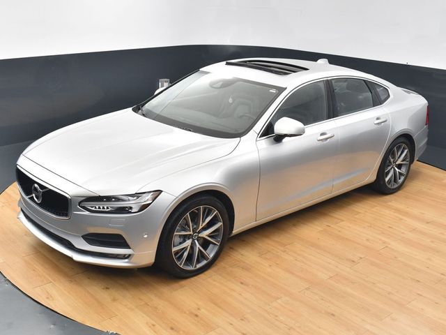 2017 Volvo S90 Momentum