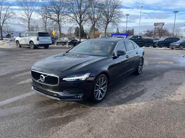 2017 Volvo S90 Momentum