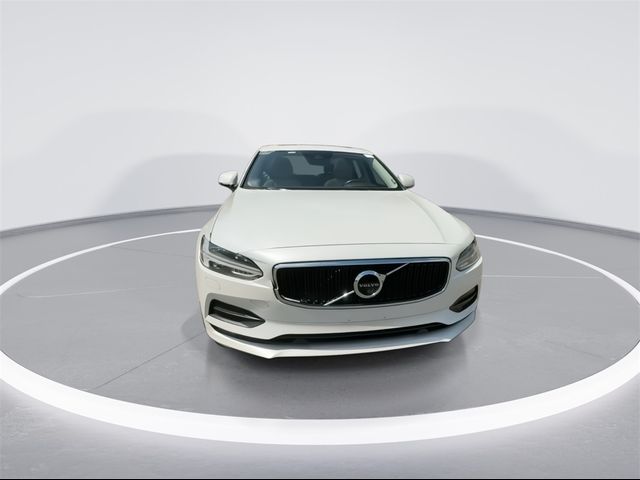 2017 Volvo S90 Momentum