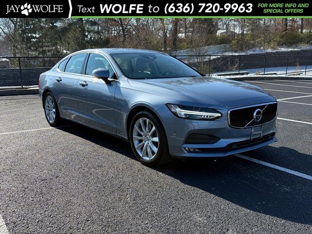 2017 Volvo S90 Momentum