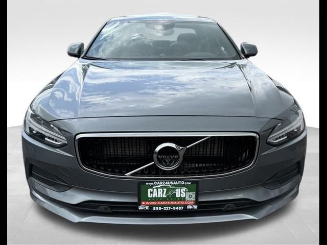 2017 Volvo S90 Momentum