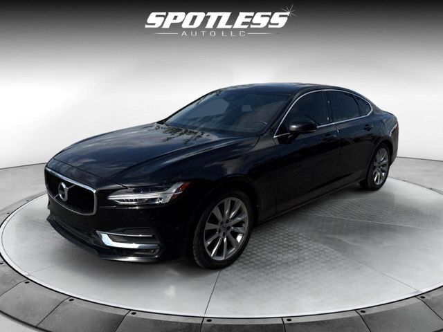 2017 Volvo S90 Momentum
