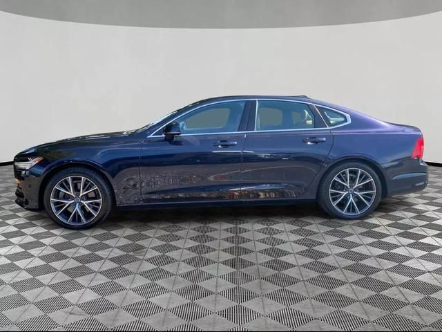 2017 Volvo S90 Momentum