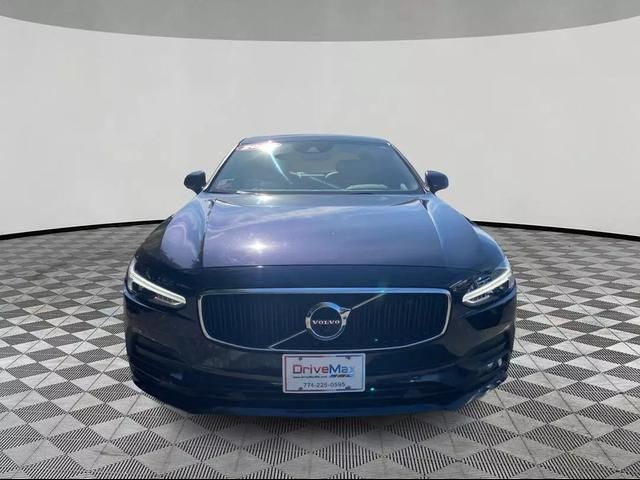 2017 Volvo S90 Momentum