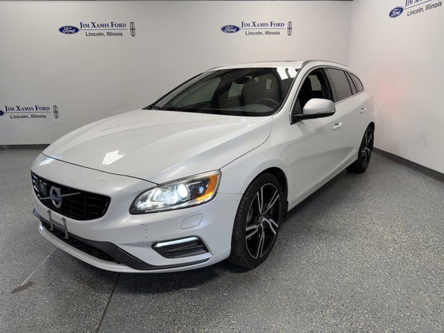 2017 Volvo V60 R-Design Platinum