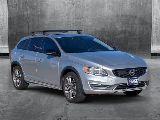 2017 Volvo V60 Cross Country Base