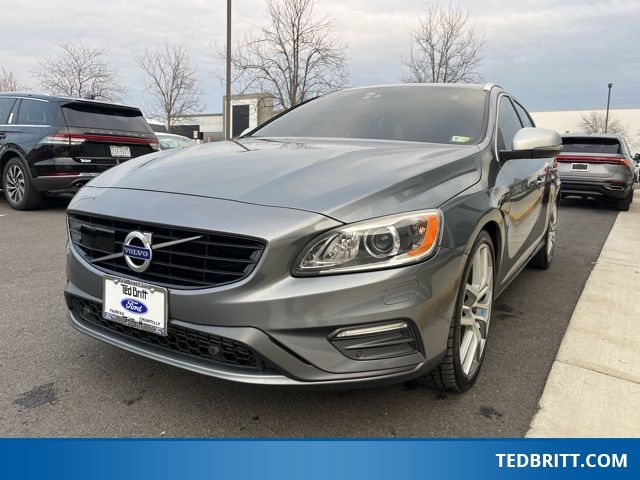 2017 Volvo V60 R-Design Platinum