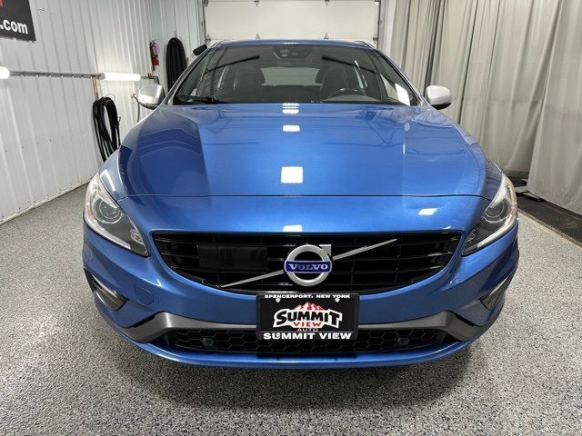 2017 Volvo V60 R-Design Platinum