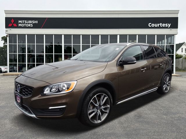 2017 Volvo V60 Cross Country Base