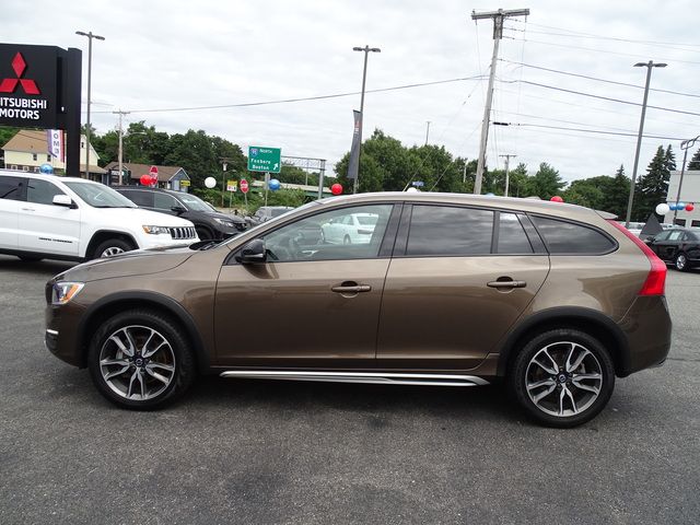 2017 Volvo V60 Cross Country Base